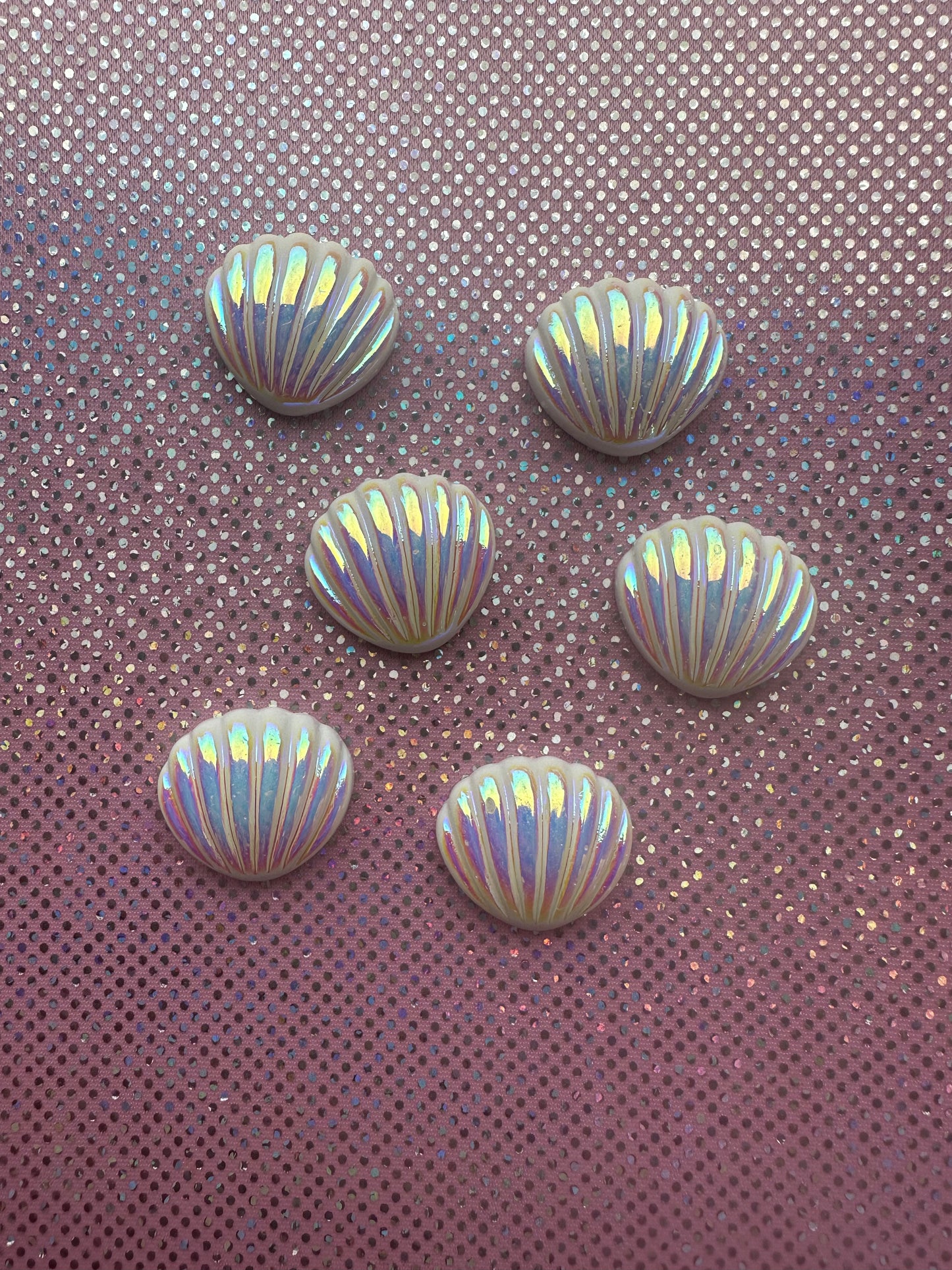 Pearlescent white shell