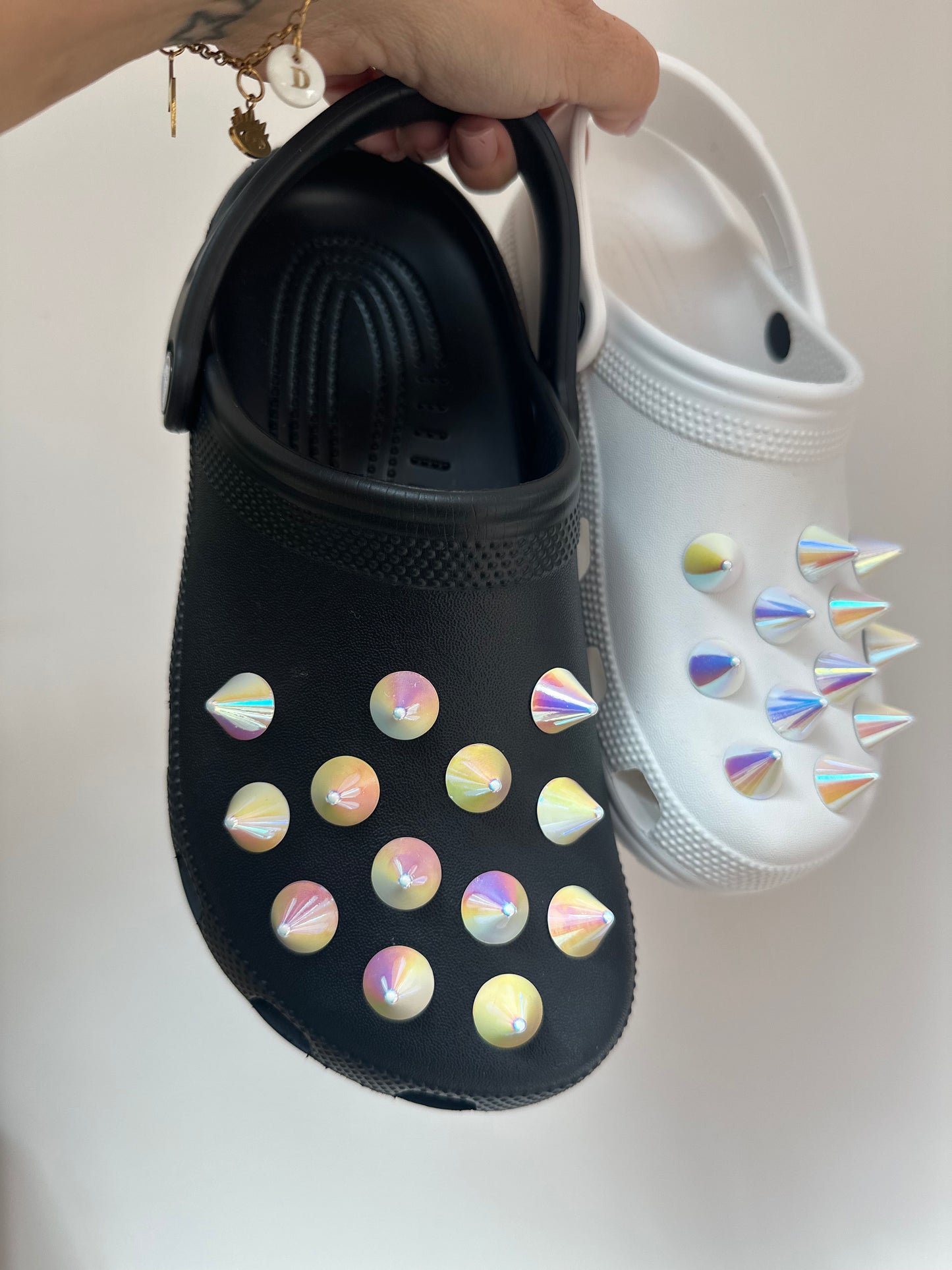 Irredescent spikes