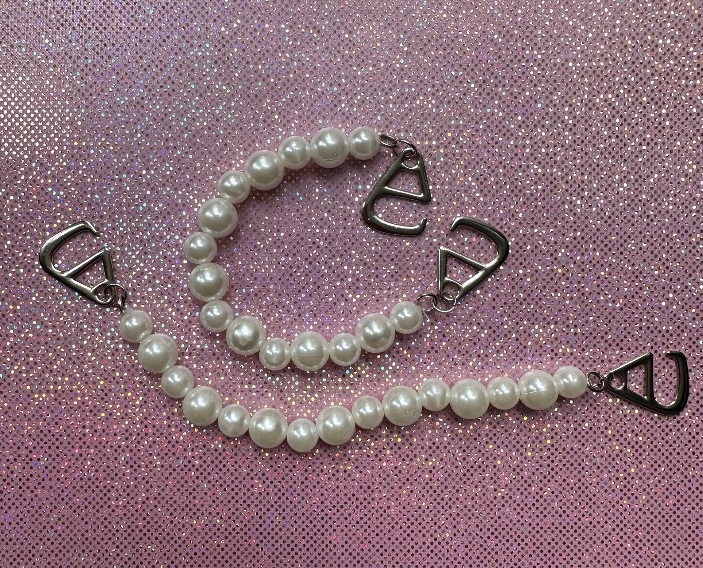 Pearl chains pair