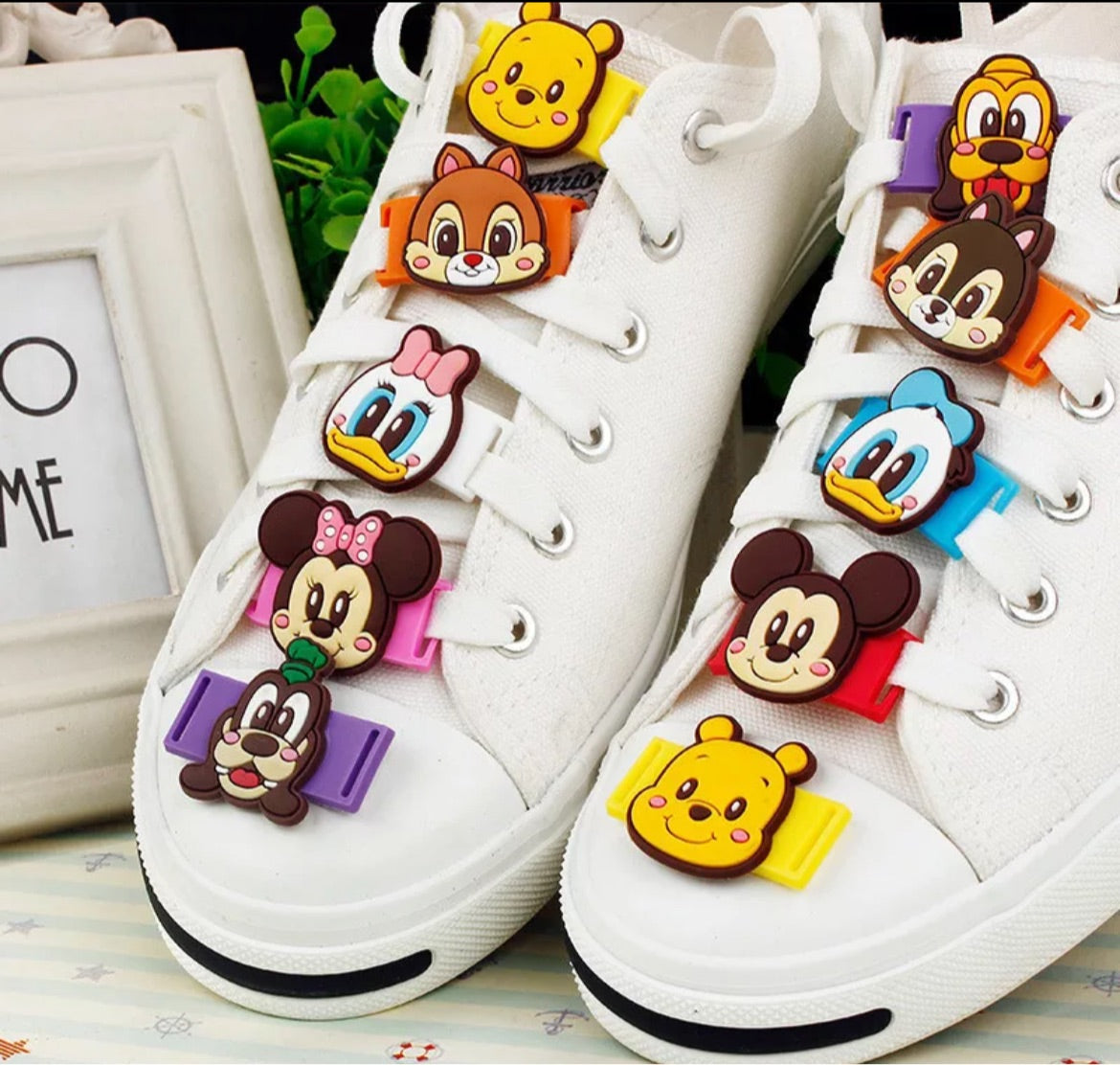Shoelace charm holder pair